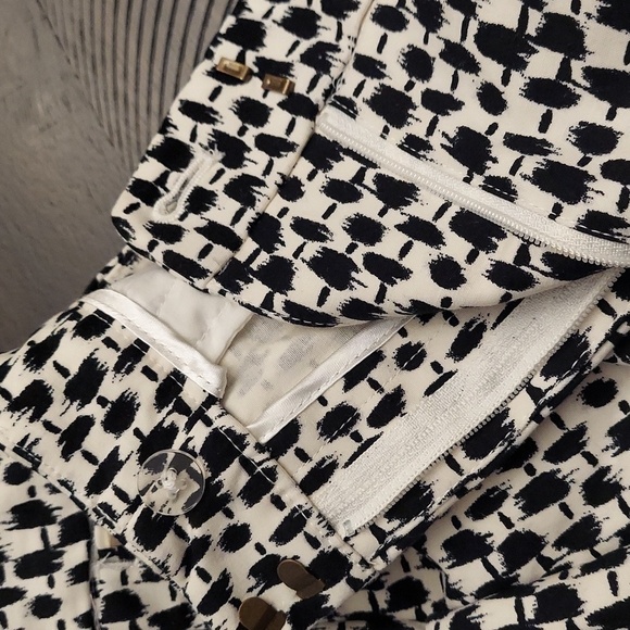 WHBM Black and White 5in Shorts - Picture 11 of 13